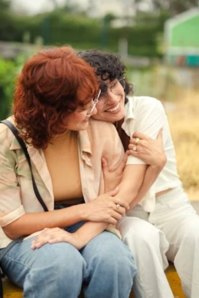 LGBTQ-affirming-therapist-uk-queer-couple-hugging